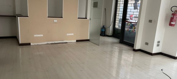 Коммерческая недвижимость с 4 комнатами в Терни, Италия № 174503 27