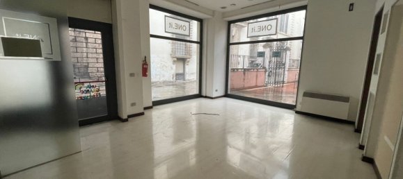 Коммерческая недвижимость с 4 комнатами в Терни, Италия № 174503 2