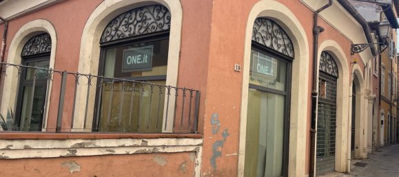 Коммерческая недвижимость с 4 комнатами в Терни, Италия № 174503 26