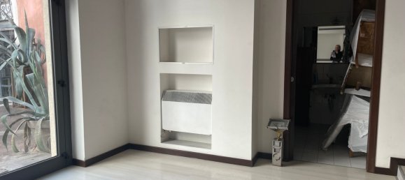 Коммерческая недвижимость с 4 комнатами в Терни, Италия № 174503 10