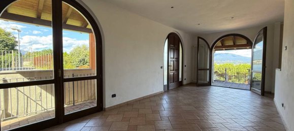 Вилла с 2 спальнями в Бельджирате, Италия № 265037 8