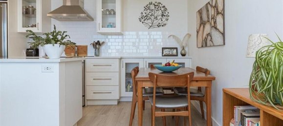 Studio in the Condo in British Columbia, Canada No. 1275 6