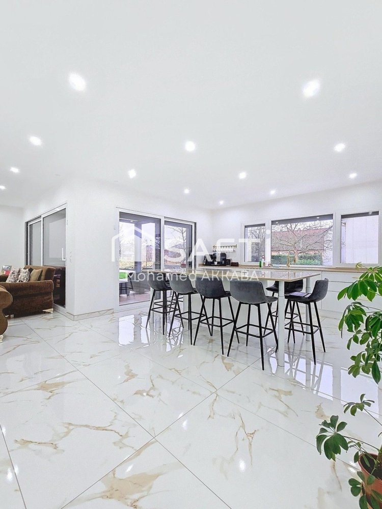 Casa de 4 dormitorios en Sarreguemines, France No. 39132