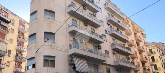 1 bedroom Apartment in Palermo, Italy No. 295328 3