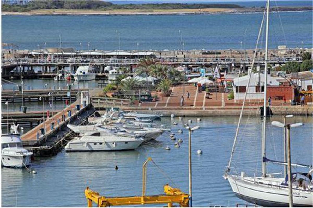 2 bedrooms Apartment in Maldonado, Uruguay No. 2887