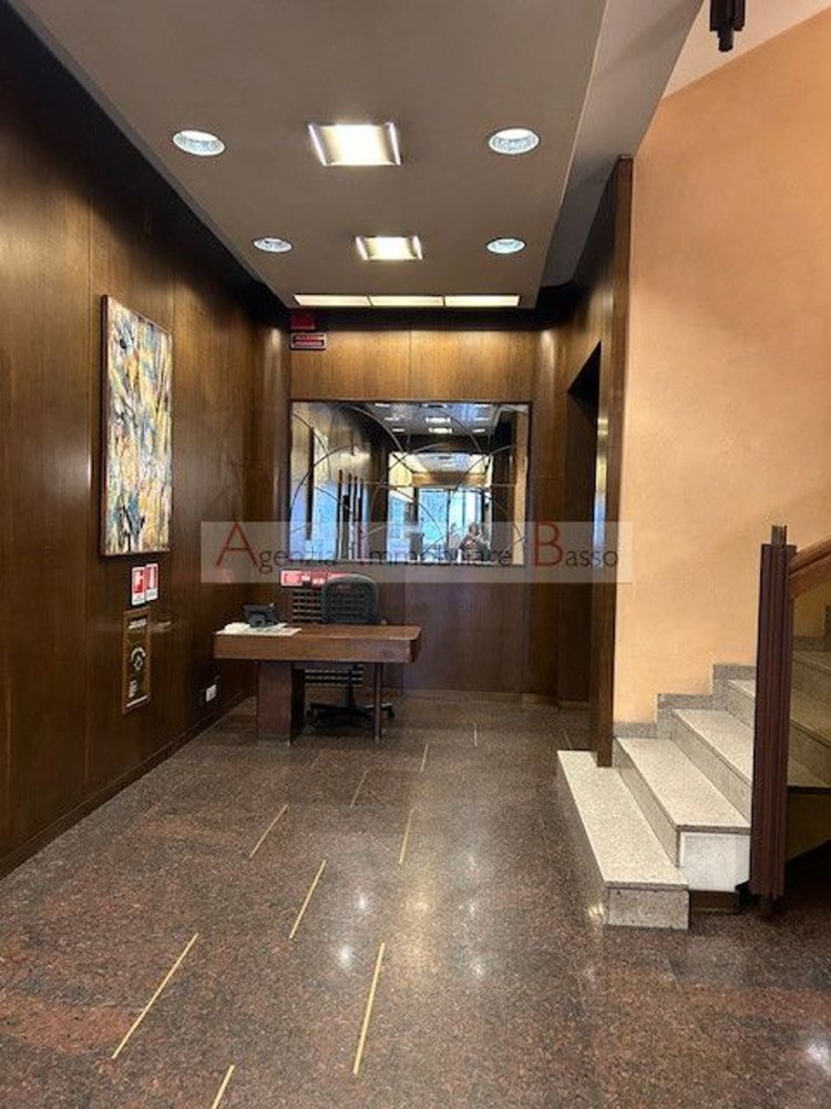 170m² Office in Padua, Italy No. 270683