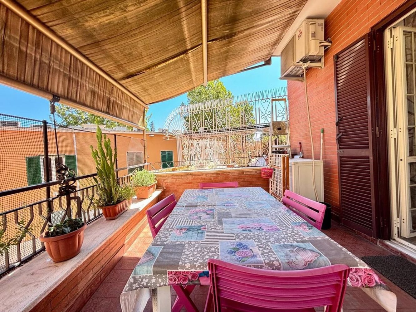 2 bedrooms Apartment in Rome, Italy No. 348486