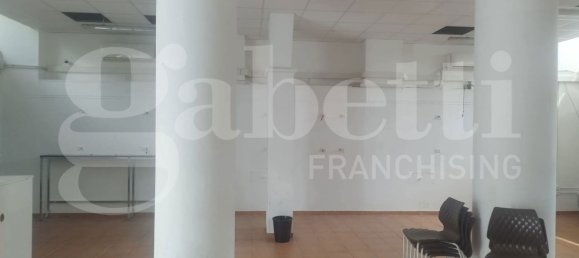 1 room Commercial property in Taranto, Italy No. 351383 3