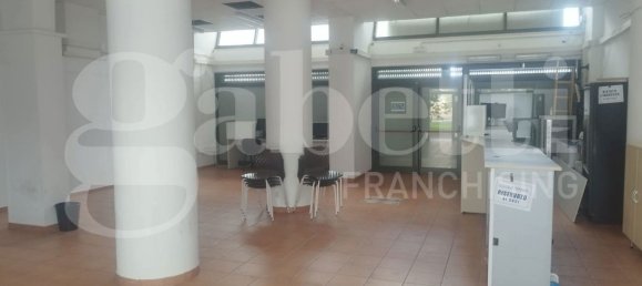 1 room Commercial property in Taranto, Italy No. 351383 5