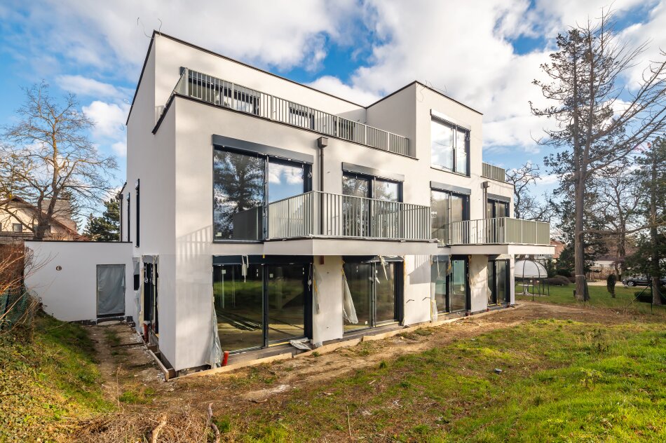 9 rooms House in Liesing, Austria No. 130900