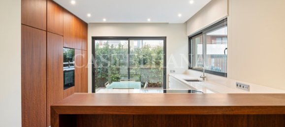 3 bedrooms Villa in Cascais, Portugal No. 109609 8