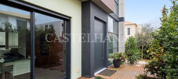 3 bedrooms Villa in Cascais, Portugal No. 109609 10