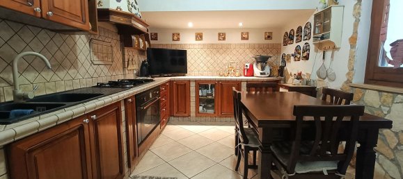 Villa de 6 dormitorios en Guidonia Montecelio, Italy No. 371512 8