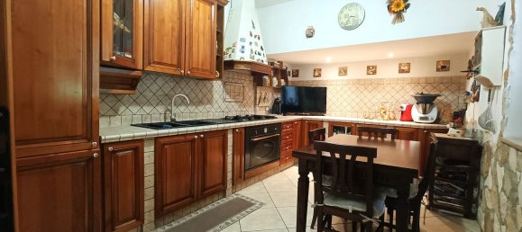 Villa de 6 dormitorios en Guidonia Montecelio, Italy No. 371512 9