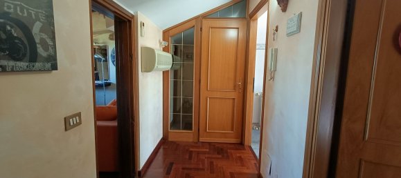 Villa de 6 dormitorios en Guidonia Montecelio, Italy No. 371512 22