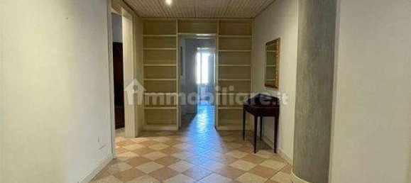 4 bedrooms Apartment in Mantua, Italy No. 247042 4