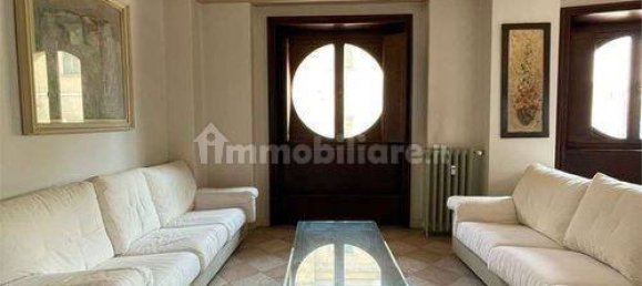 4 bedrooms Apartment in Mantua, Italy No. 247042 2