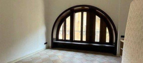 4 bedrooms Apartment in Mantua, Italy No. 247042 10