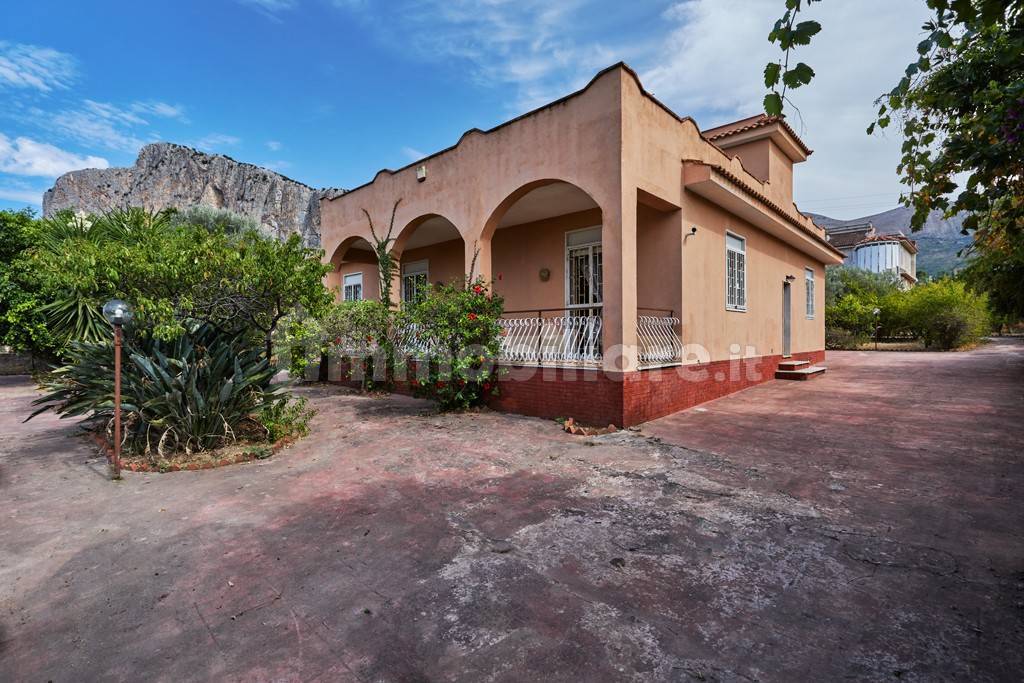 3 غرف نوم فيلا في Carini, Italy رقم 347163