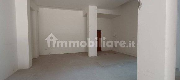 1-Zimmer Gewerbliche Immobilie in Rome, Italy, Nr. 151957 10
