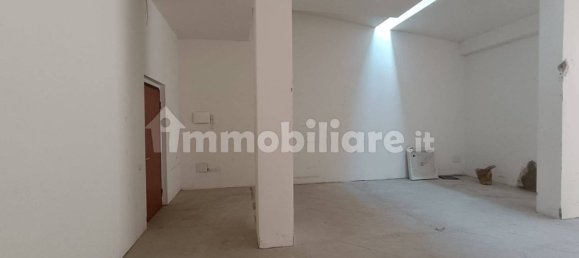 1-Zimmer Gewerbliche Immobilie in Rome, Italy, Nr. 151957 12