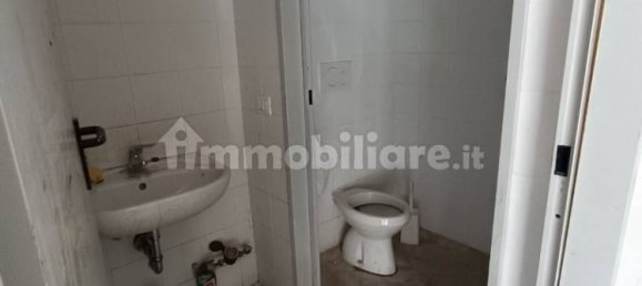 1-Zimmer Gewerbliche Immobilie in Rome, Italy, Nr. 151957 8