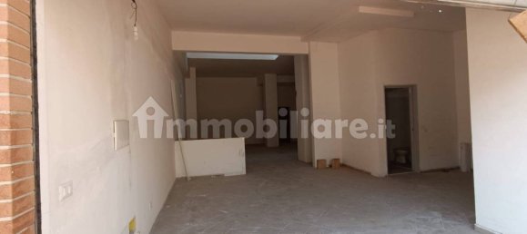 1-Zimmer Gewerbliche Immobilie in Rome, Italy, Nr. 151957 4