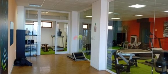 108m² Commercial property in Setubal, Portugal No. 173933 5