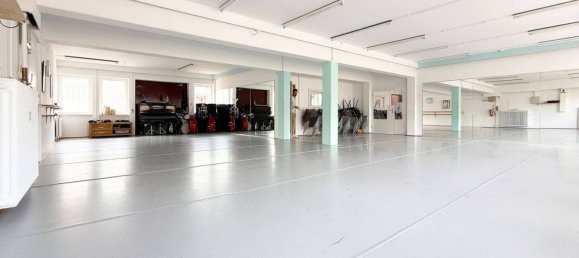 1132m² Building in Bremen, Germany No. 287723 15