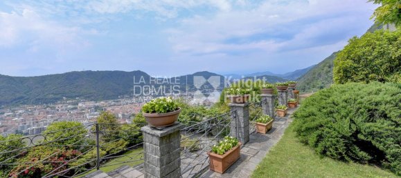 6 bedrooms Villa in Como, Italy No. 56721 10