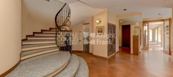 6 bedrooms Villa in Como, Italy No. 56721 9
