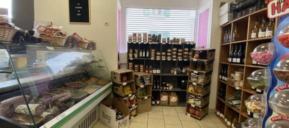 Gewerbliche Immobilie in Gracay, France 300m², Nr. 269115 7