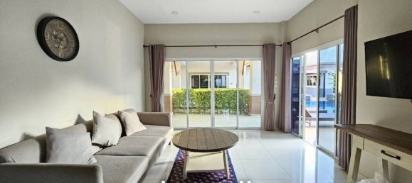 12 bedrooms Villa in Pattaya, Thailand No. 13759 3