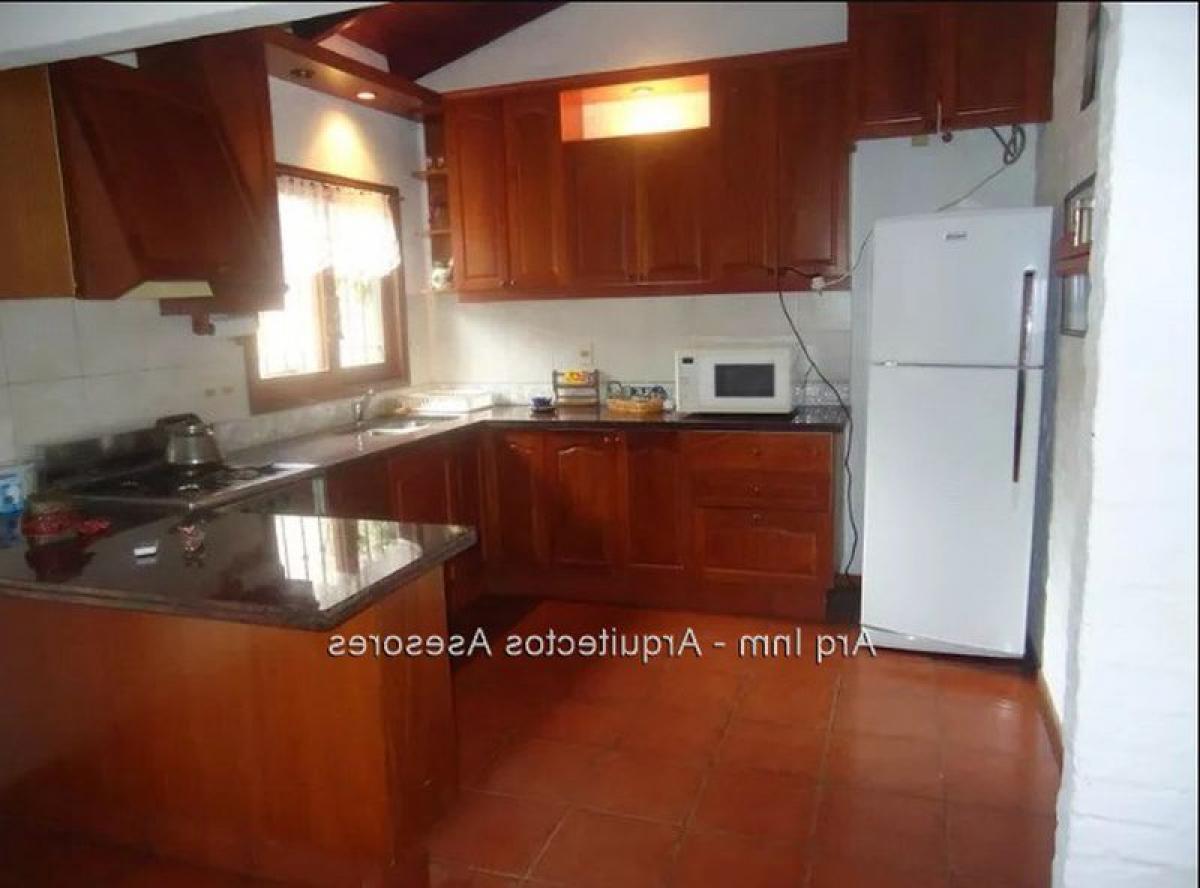 3 bedrooms House in Canelones, Uruguay No. 8014