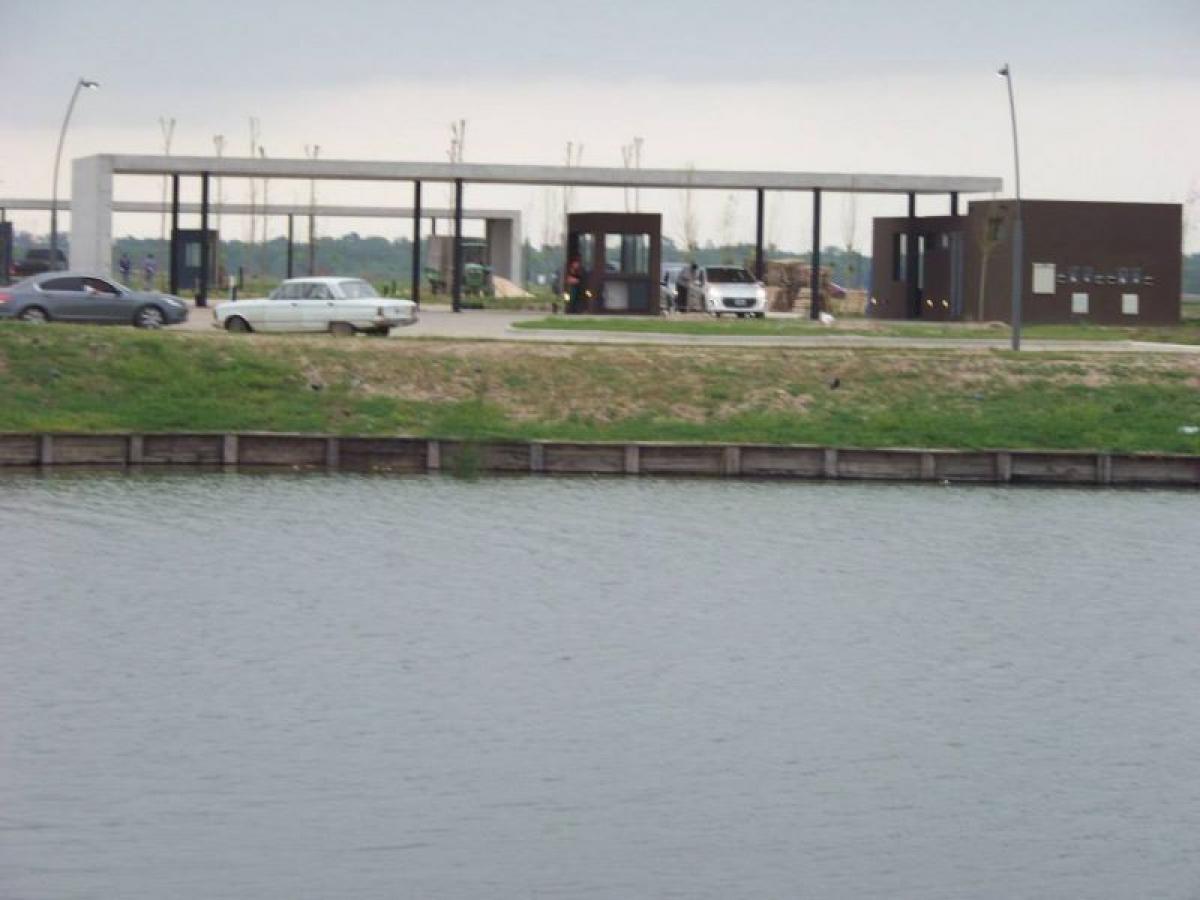  Land in Escobar, Argentina No. 114764