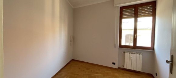 5 rooms Apartment in Savona, Italy No. 267963 15