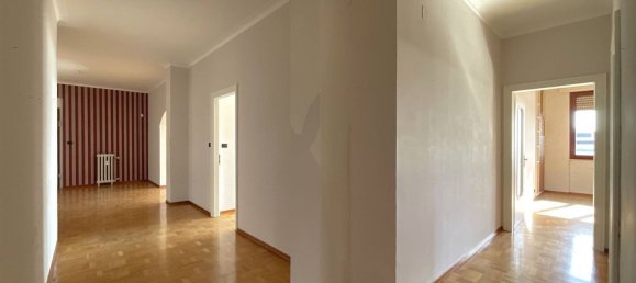 5 rooms Apartment in Savona, Italy No. 267963 14