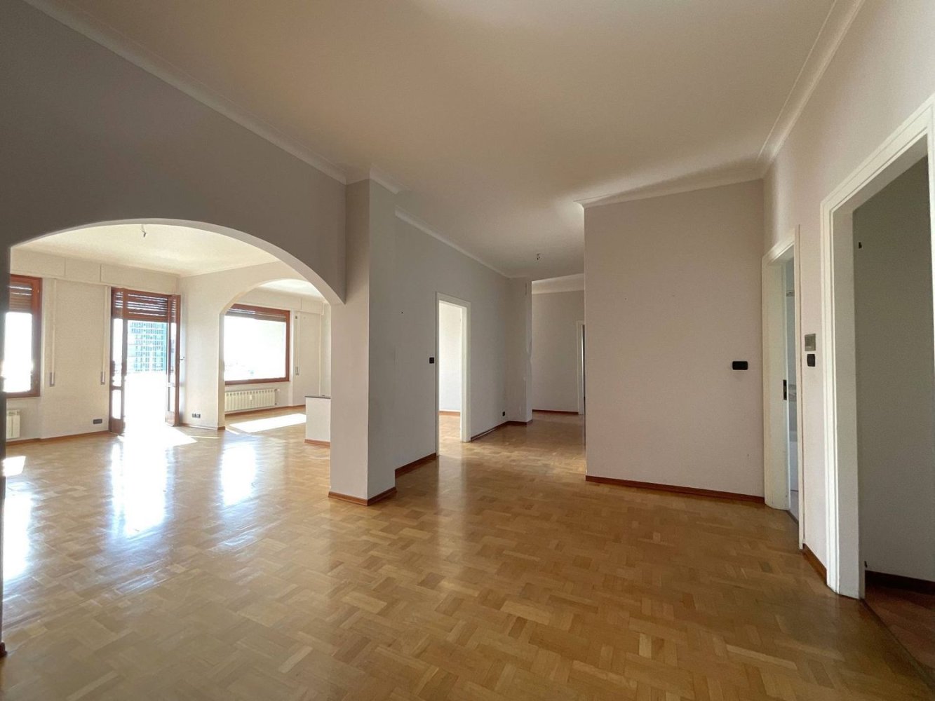 5 rooms Apartment in Savona, Italy No. 267963