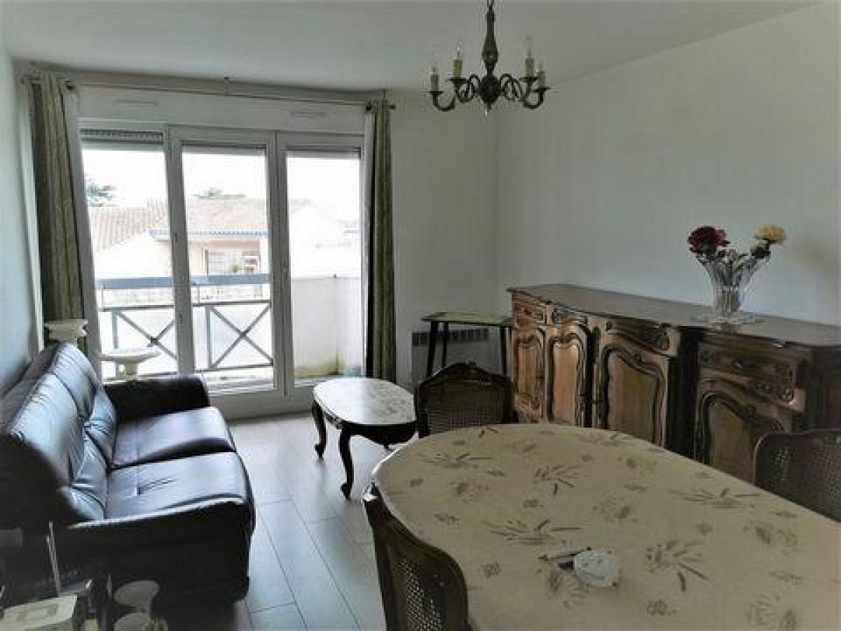 Studio in the Condo in Le Bouscat, France No. 9400