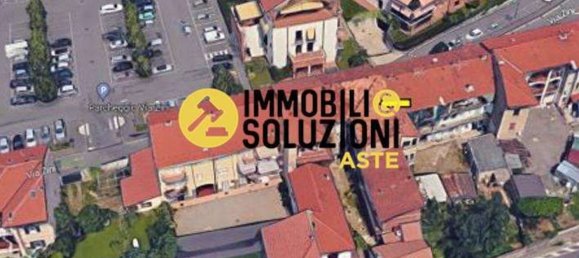 3 rooms Apartment in Tradate, Italy No. 186501 2