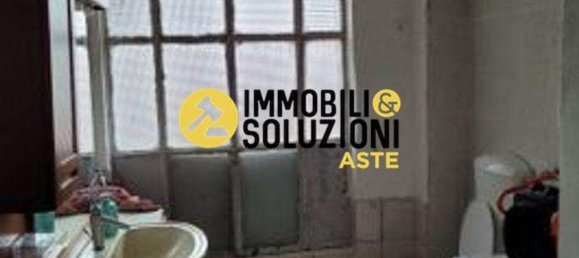 3 rooms Apartment in Tradate, Italy No. 186501 6