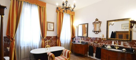 5 bedrooms Villa in Treviso, Italy No. 132379 11