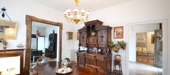 5 bedrooms Villa in Treviso, Italy No. 132379 3