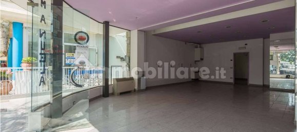 1 room Commercial property in Misano Adriatico, Italy No. 292141 4