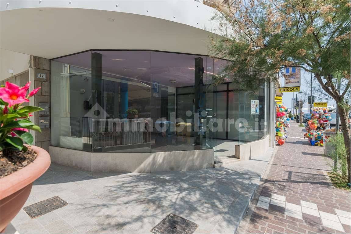 1 room Commercial property in Misano Adriatico, Italy No. 292141