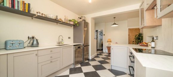 2 Schlafzimmer Haus in Surbiton, United Kingdom, Nr. 10225 5