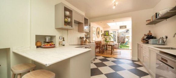 2 Schlafzimmer Haus in Surbiton, United Kingdom, Nr. 10225 3