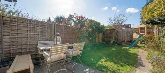 2 Schlafzimmer Haus in Surbiton, United Kingdom, Nr. 10225 8