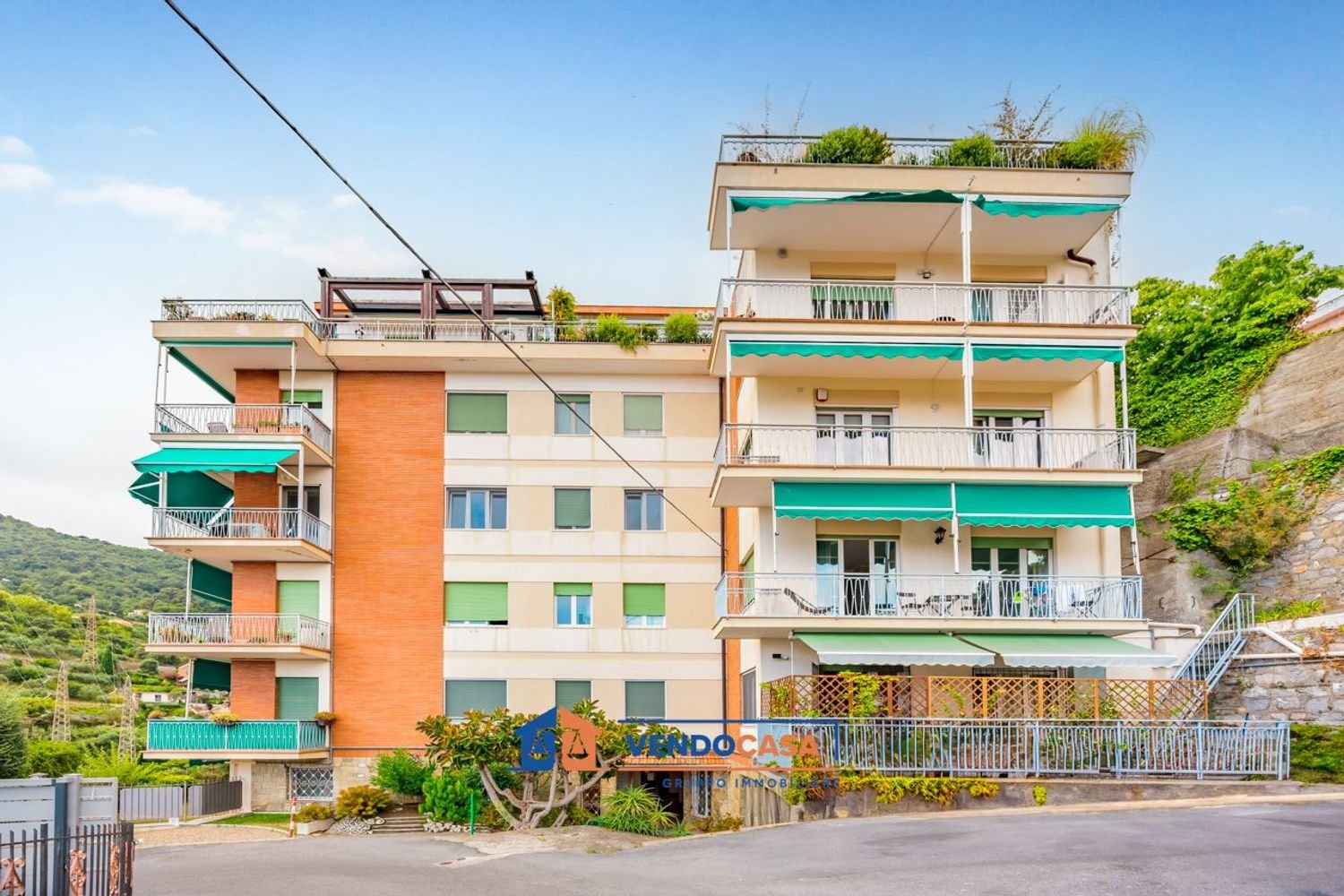 Квартира с 3 комнатами в Алассио, Италия № 296051