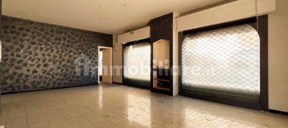 3 rooms Commercial property in Cecina, Italy No. 39676 2